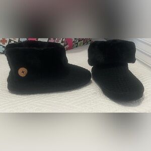 Black short boots for women. Size M 7/8